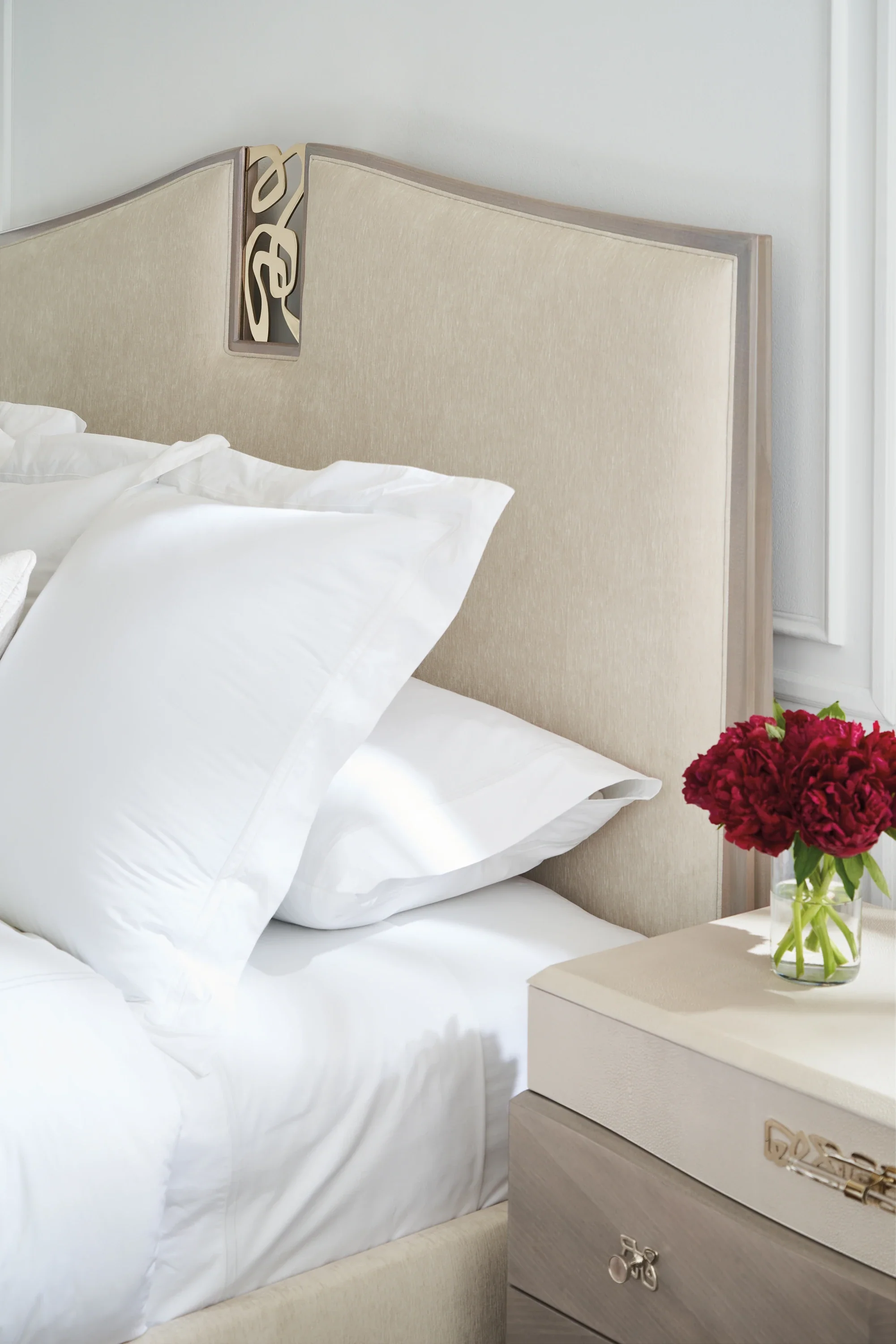 Crescendo Uph Queen Bed - Image 4