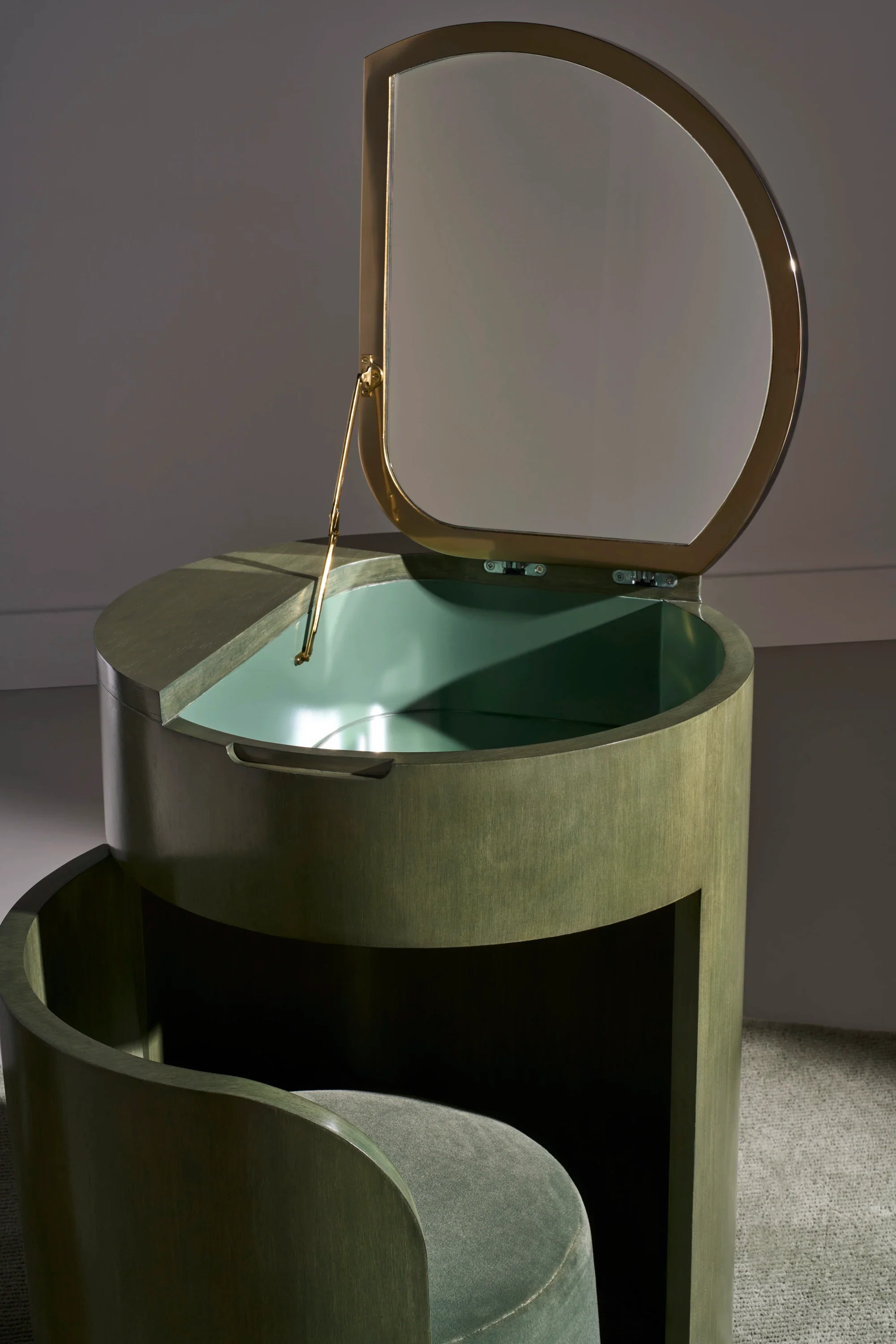 Absinthe Vanity - Image 4