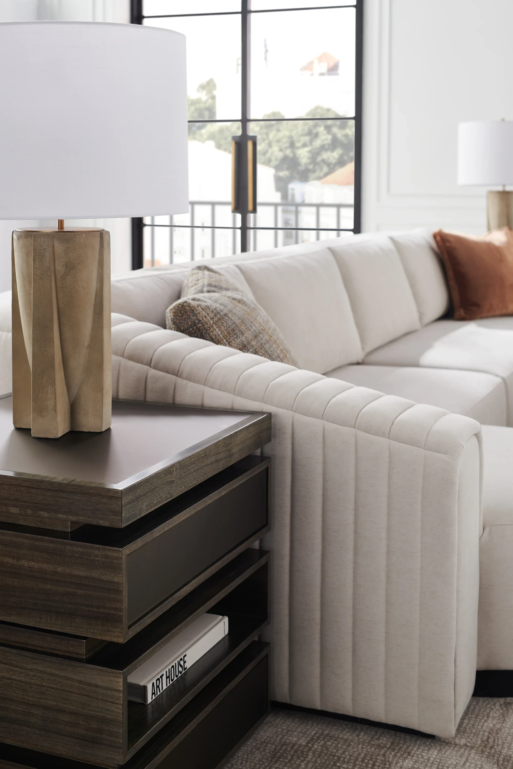 La Moda End Table - Image 3
