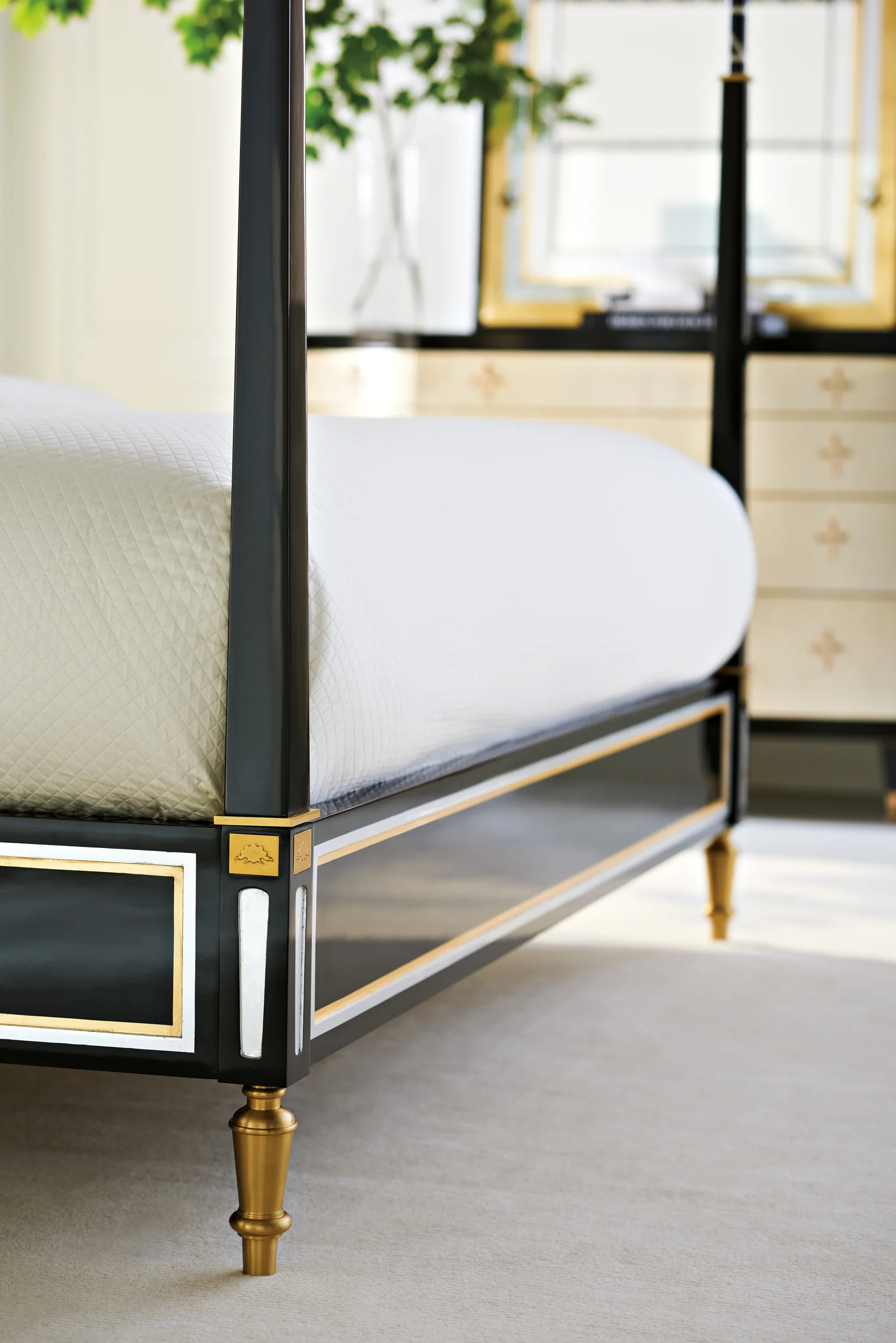 The Couturier Canopy Bed Kg - Image 3
